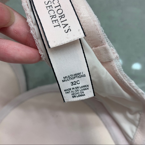 Strapless Victoria’s Secret push-up bra - Picture 4 of 4